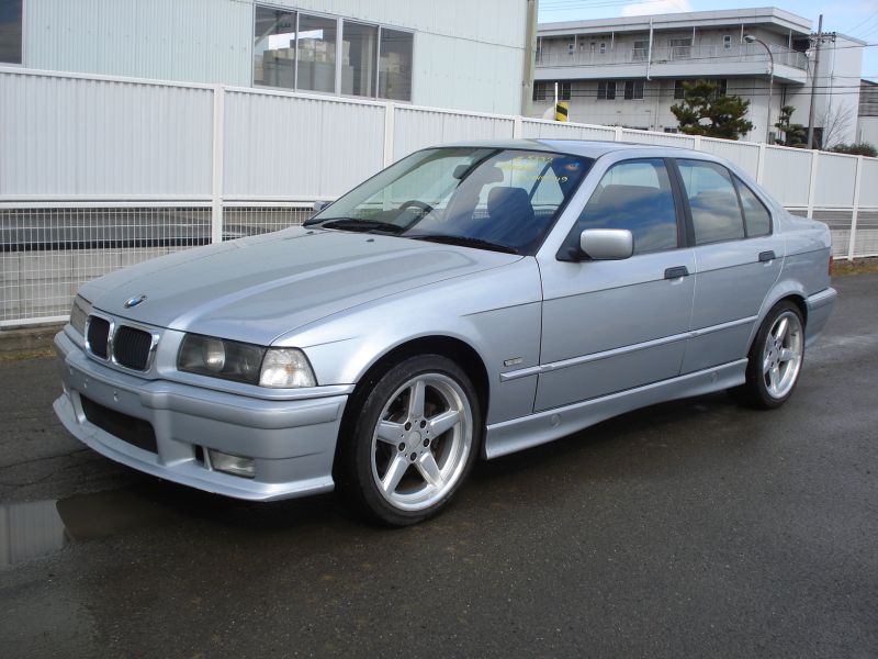 BMW 320I