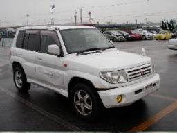Mitsubishi Pajero IO Pearl Package 4WD