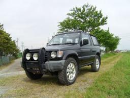 Mitsubishi Pajero XS