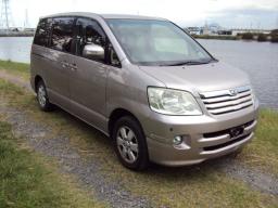 Toyota Noah L