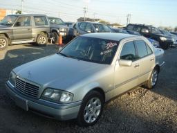 Mercedes-Benz C230 