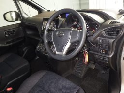 TOYOTA NOAH 4WD X picture