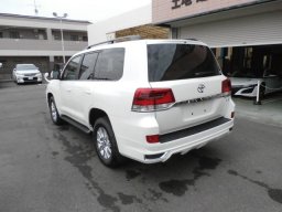 Toyota Land Cruiser AX picture