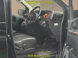 Nissan Elgrand Highway Star picture