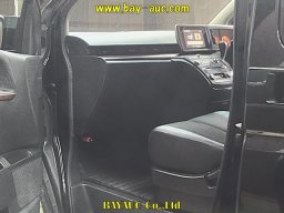 Nissan Elgrand Highway Star picture