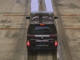 Nissan Elgrand Rider picture