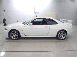 Nissan SKYLINE GT-R V SPEC picture