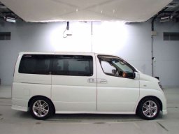 Nissan Elgrand Rider picture