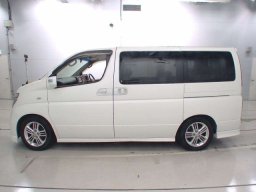 Nissan Elgrand Rider picture