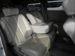 Nissan Elgrand Rider picture