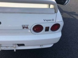 Nissan SKYLINE GT-R V SPECIFICATIONS 2 picture