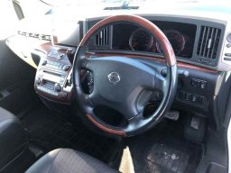 Nissan Elgrand Highway Star picture