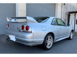 Nissan SKYLINE R33 V SPEC ONE OWNER picture