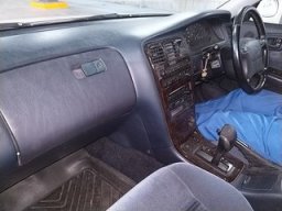 Toyota Mark II TOURER V 4 HT picture