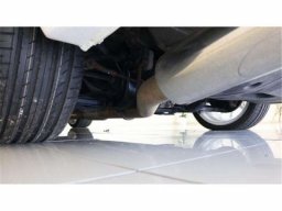 Nissan SKYLINE GT-R Crystal White BREMBO picture