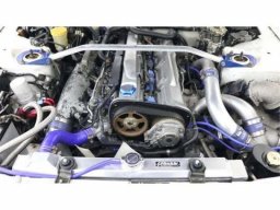 Nissan SKYLINE GT-R Crystal White BREMBO picture