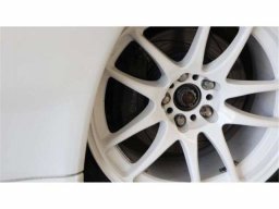 Nissan SKYLINE GT-R Crystal White BREMBO picture