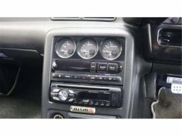 Nissan SKYLINE GT-R Crystal White BREMBO picture