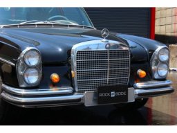 Mercedes-Benz S Class 280S picture