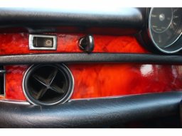 Mercedes-Benz S Class 280S picture