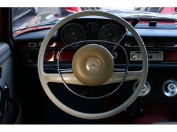 Mercedes-Benz S Class 280S picture