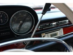 Mercedes-Benz S Class 280S picture