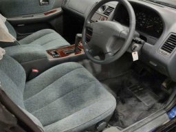 Nissan LAUREL MEDALIST picture