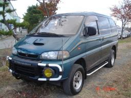 Mitsubishi DELICA SPACE GEAR EXCEED 2