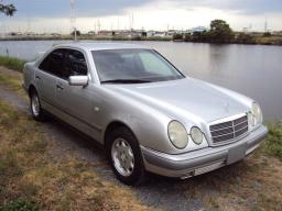 Mercedes-Benz E240 E240