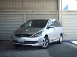 Mitsubishi GRANDIS 