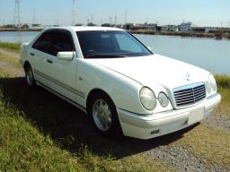 Mercedes-Benz E240 
