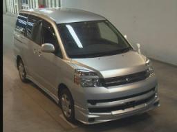 Toyota VOXY 2.0 X
