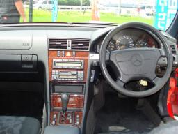 Mercedes-Benz C200 C-CLASS picture