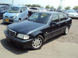 Mercedes-Benz C200 