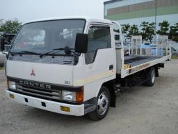 Mitsubishi Canter Loading car