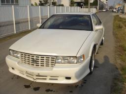 Cadilac sevillu luxuary sedan picture