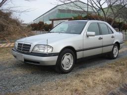 Mercedes-Benz C200 