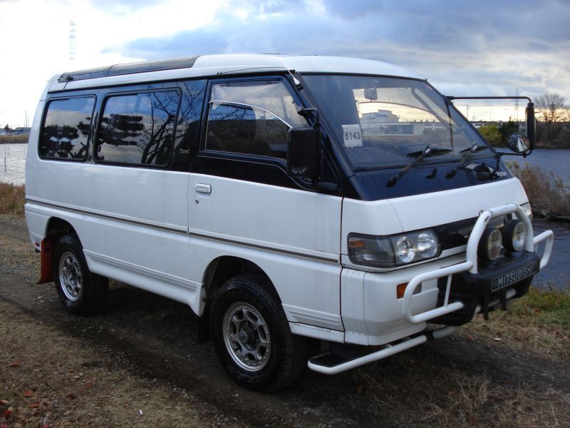 Mitsubishi Delica Wagon