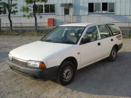 Nissan Avenir 