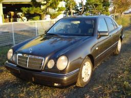 Mercedes-Benz E230 
