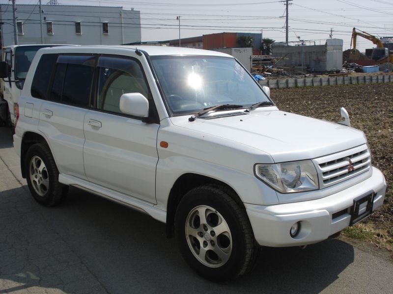 Mitsubishi PAJERO io