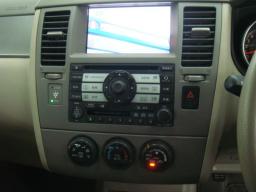 Nissan TIIDA 1500 picture