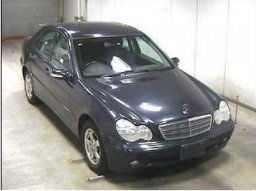 Mercedes-Benz C180 