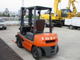 Toyota FORKLIFT 2 Tonn picture