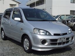 Daihatsu YRV