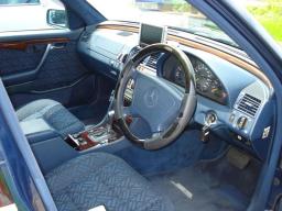 Mercedes-Benz C200 C-CLASS picture