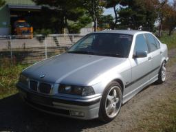 BMW 320i 