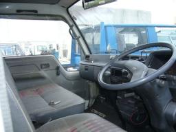 Mitsubishi Canter  picture