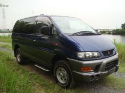 Mitsubishi DELICA SPACE GEAR 