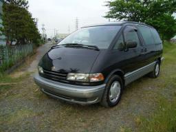 Toyota Estima ***